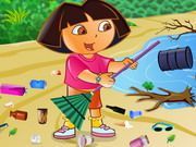 Ecofreak Dora Cleaning Beach