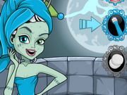 Monster High Frankie Steins Clawesome Makeover