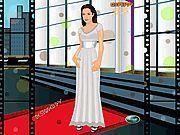 Pretty Angelina Jolie Dress Up